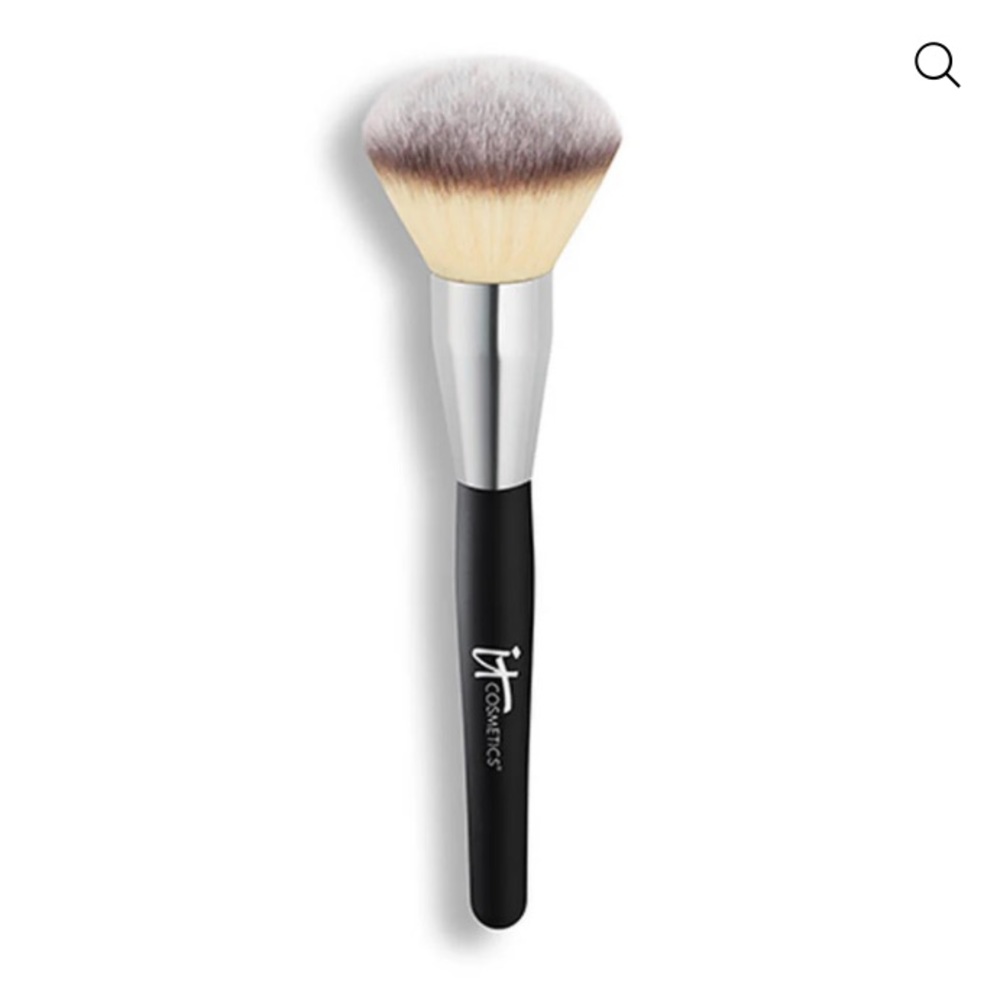 NWT It Cosmetics Heavenly Luxe Jumbo Powder Brush #3